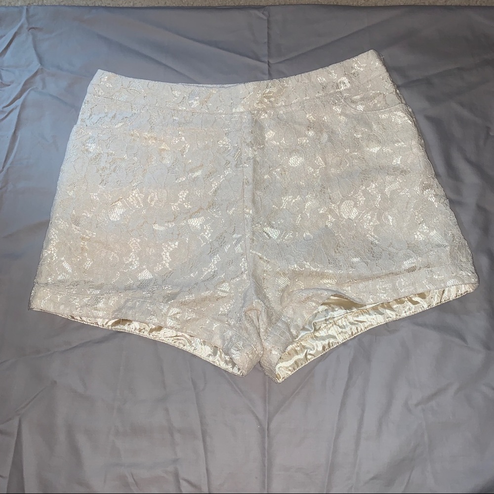 Ivory Lacey Highwaisted Shorts